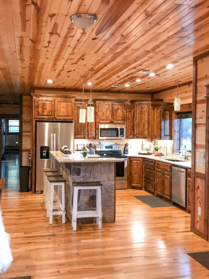 Stone Mountain Lodge 5000Sqft 6 Bed Game Room Pool Table Hot Tub Broken Bow Esterno foto
