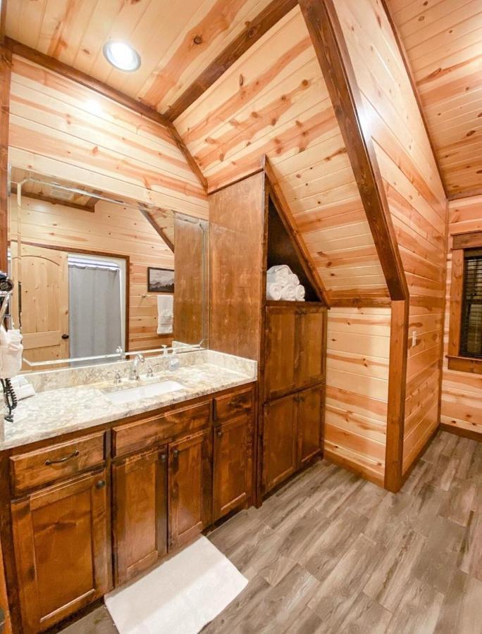 Stone Mountain Lodge 5000Sqft 6 Bed Game Room Pool Table Hot Tub Broken Bow Esterno foto