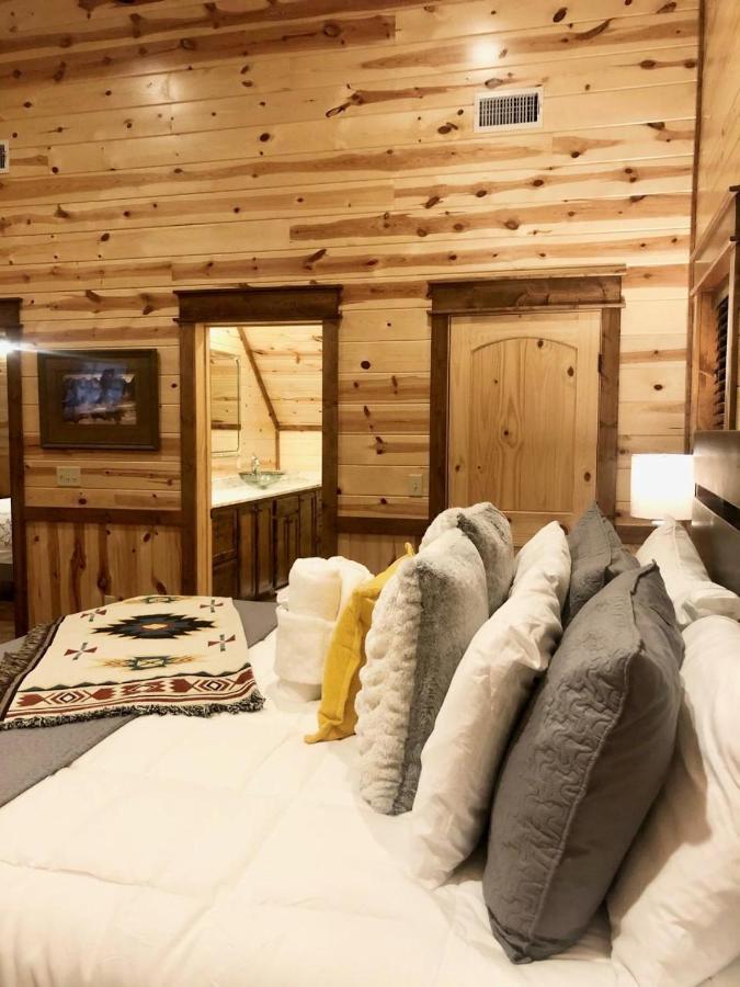 Stone Mountain Lodge 5000Sqft 6 Bed Game Room Pool Table Hot Tub Broken Bow Esterno foto