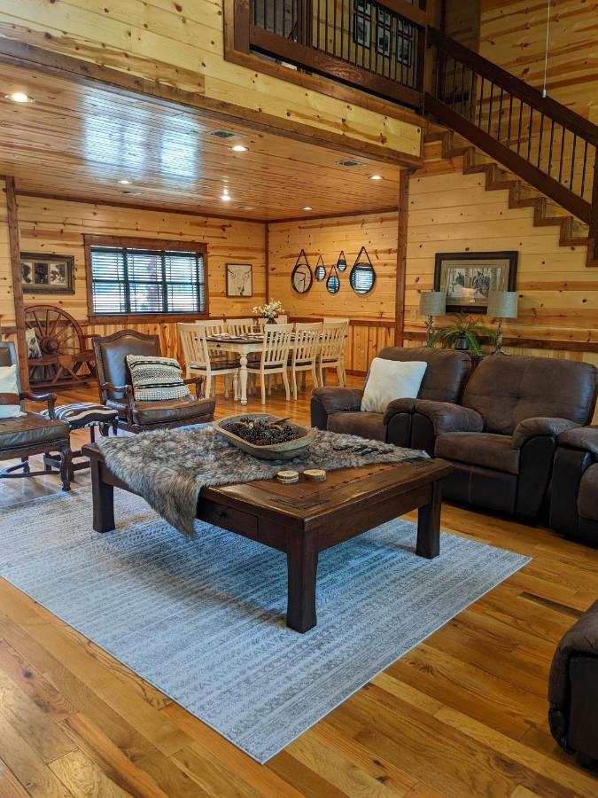 Stone Mountain Lodge 5000Sqft 6 Bed Game Room Pool Table Hot Tub Broken Bow Esterno foto