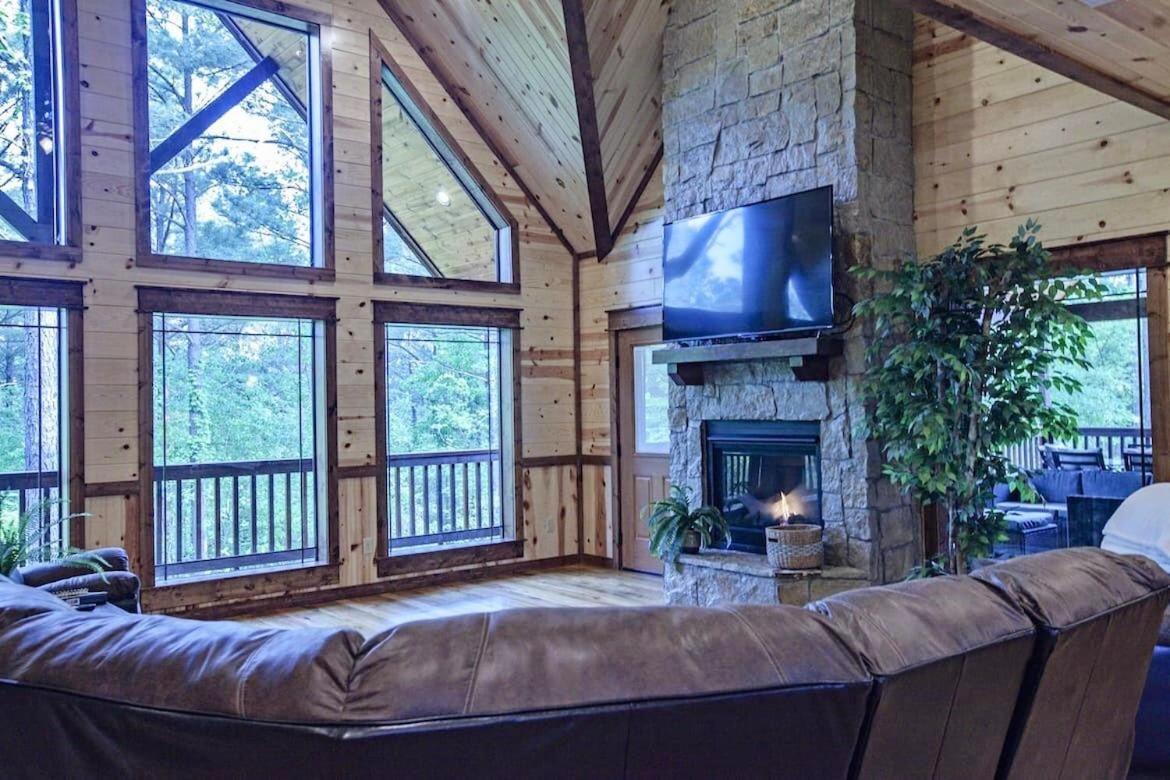 Stone Mountain Lodge 5000Sqft 6 Bed Game Room Pool Table Hot Tub Broken Bow Esterno foto